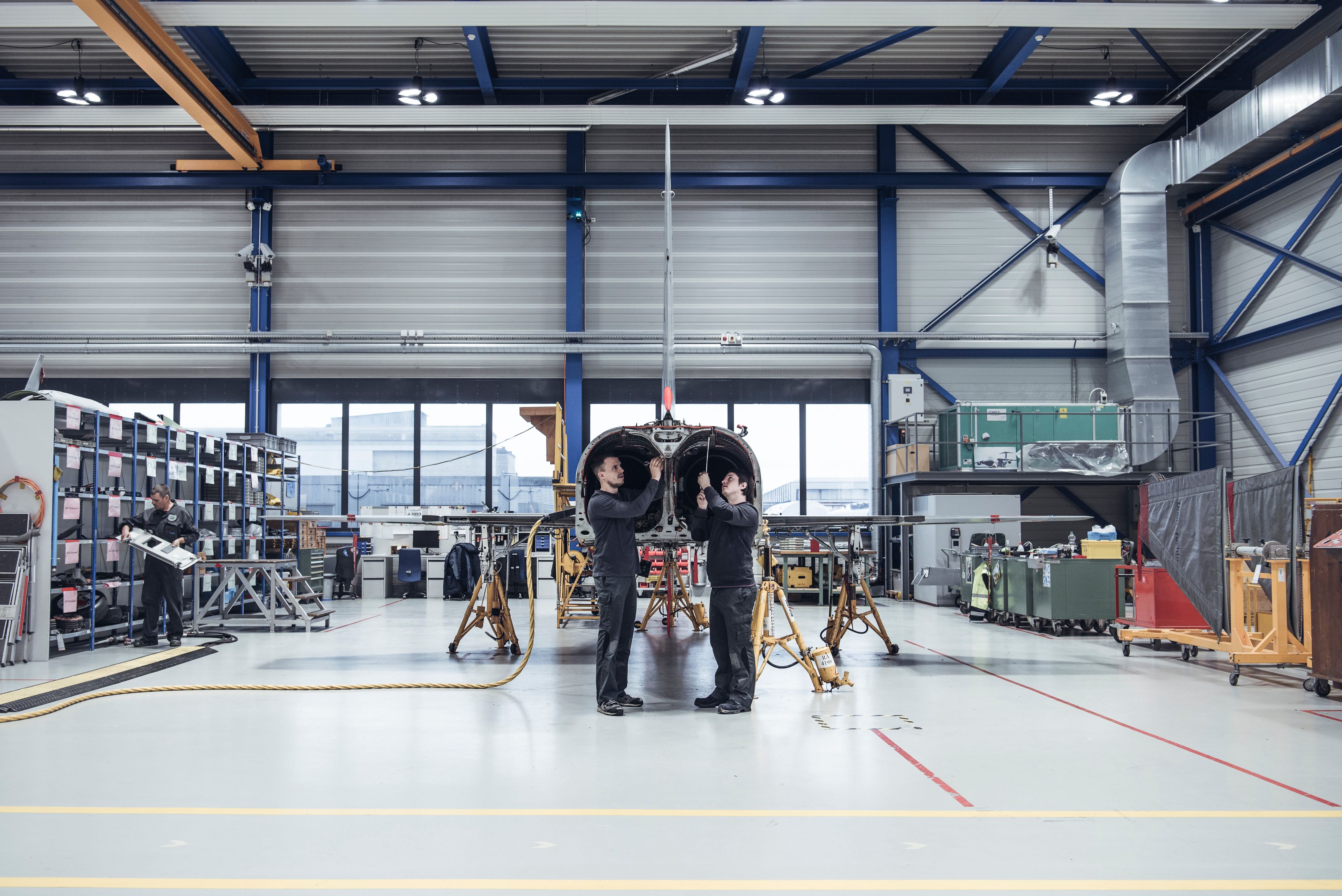 Die Flugzeughallen und die Flugzeugmalerei von RUAG sind die Hauptbezüger der Fernwärme auf dem Areal des Industrieparks Emmen.